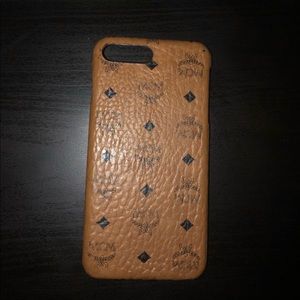 MCM IPHONE 8PLUS CASE